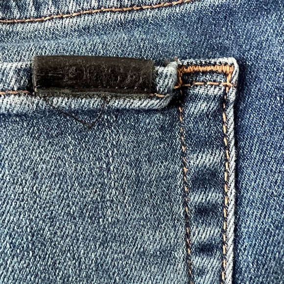 Joe’s Women’s Flawless The Provocateur Petite Bootcut Mid Rise Jean Size 27 - Picture 4 of 10